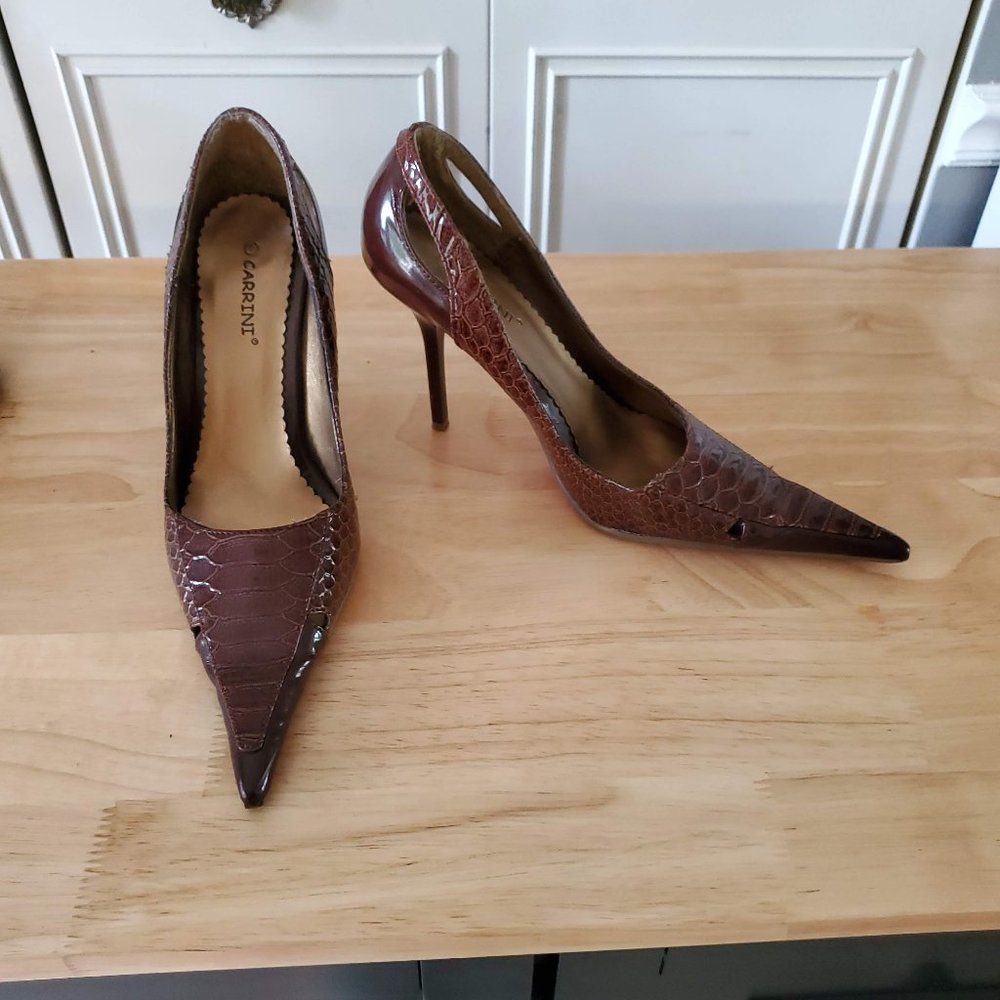 Brown heel